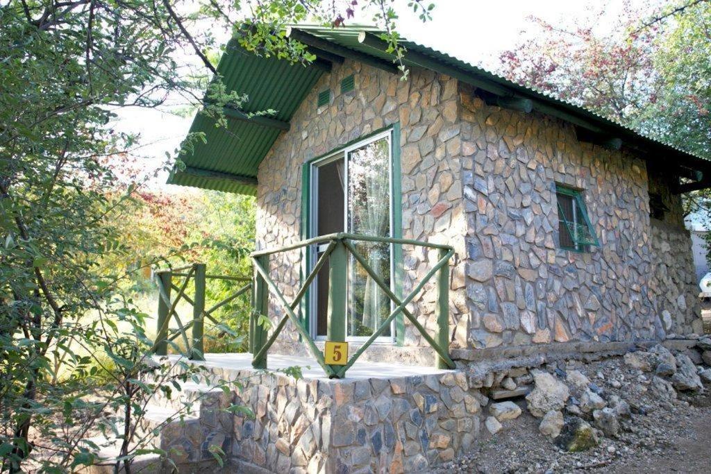 Vila Sasa Safari Camp & Tours Outjo Exteriér fotografie