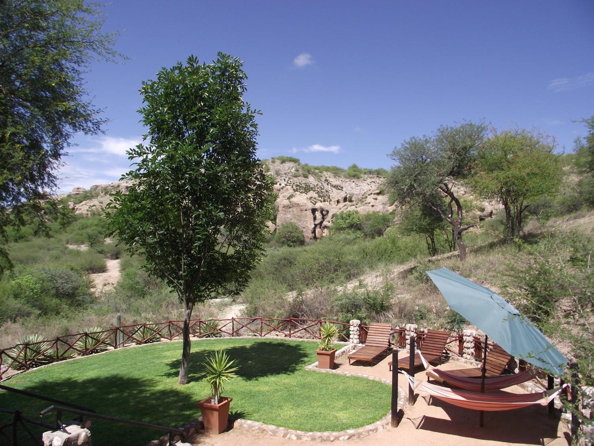 Vila Sasa Safari Camp & Tours Outjo Exteriér fotografie